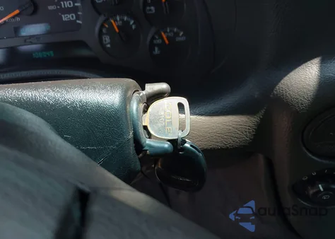 2004 Chevrolet Trailblazer Lt из США, поврежденный, VIN 1GNDS13S742229047